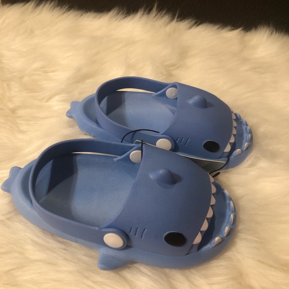 Blue Shark Sandals w/ Strap size L9/10 NWT - Picture 3 of 5